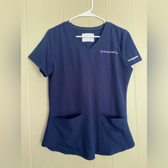 Sketchers navy blue scrub top size small Advocate healthcare embroidery - Picture 1 of 4